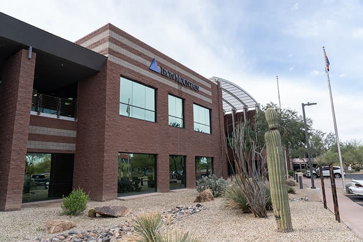 Iron Mountain Data Centers AZS-1 - scottsdale-data-center-azs-1-exterior.jpg