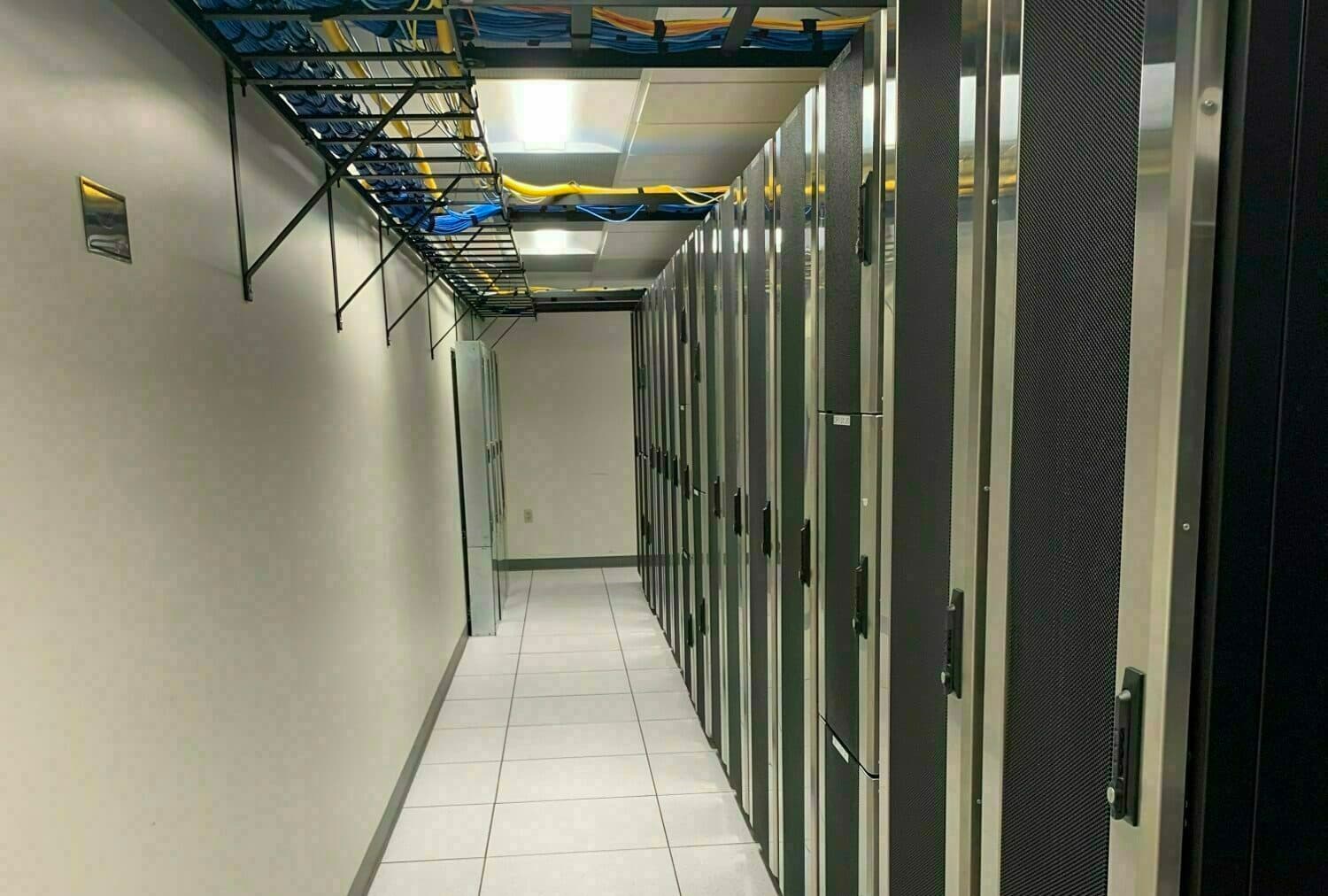 © LightEdge - Cabinets