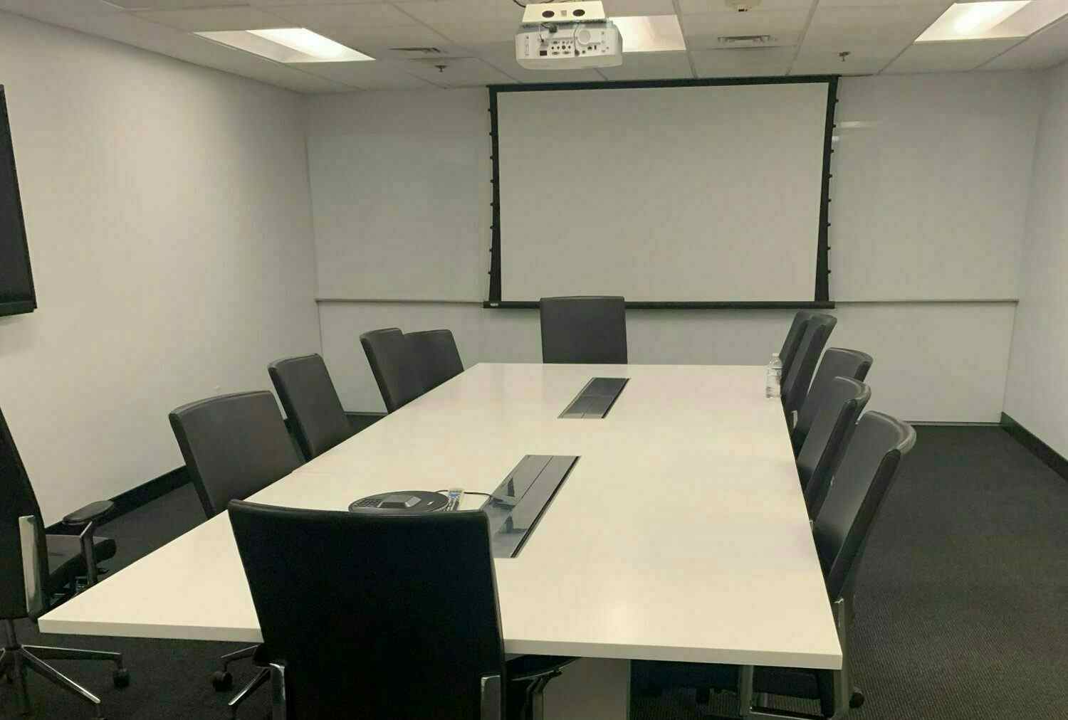 © LightEdge - Conference Room