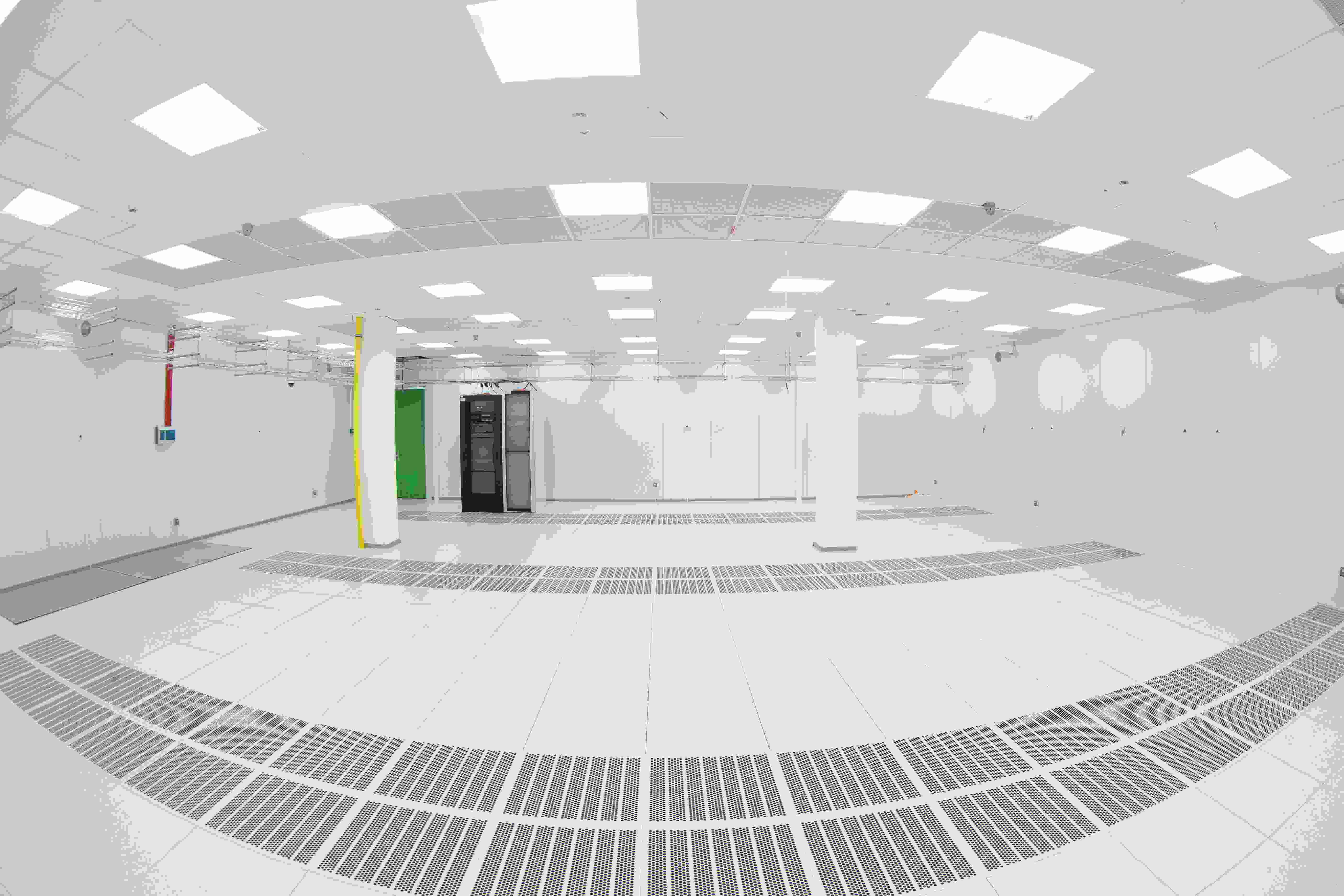 HOSTKEY DataPro I - Server room