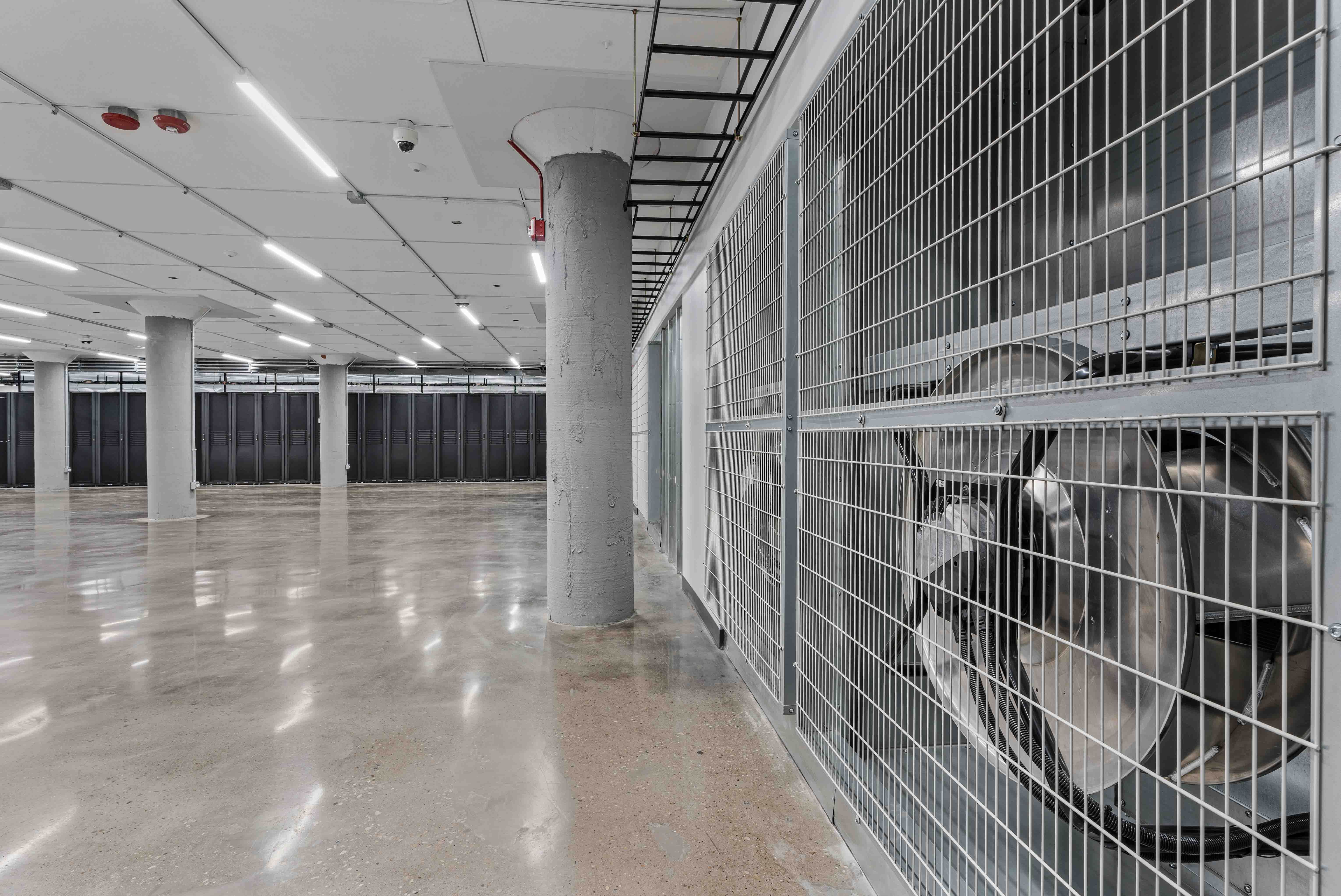 Netrality - 717 South Wells Chicago Data Center - Chicago interconnection data center_web-7.jpg