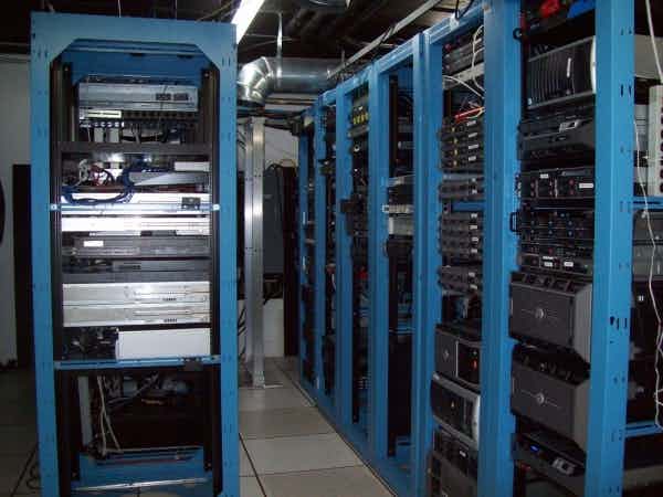 Data Center - Inside (1)