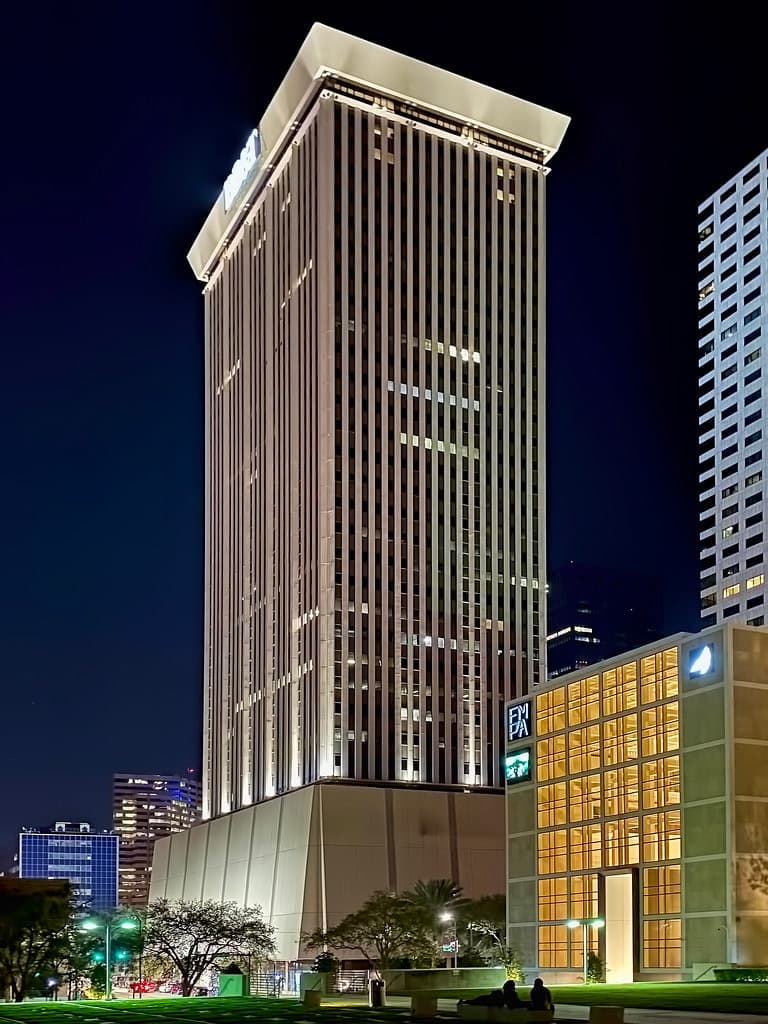 OneColo Tampa - data-center-building.jpg