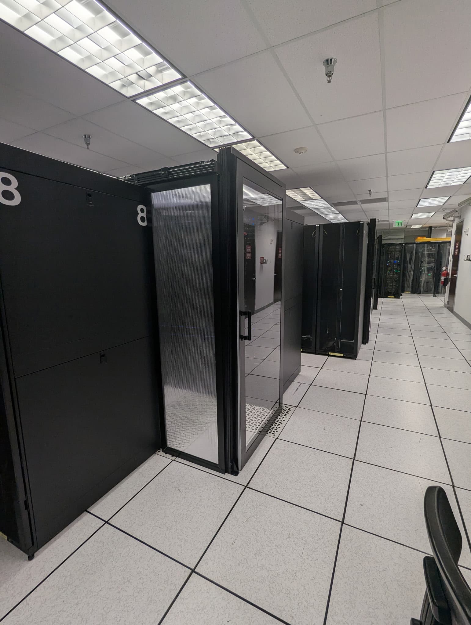 OneColo Tampa - data-center-rows-2.jpg