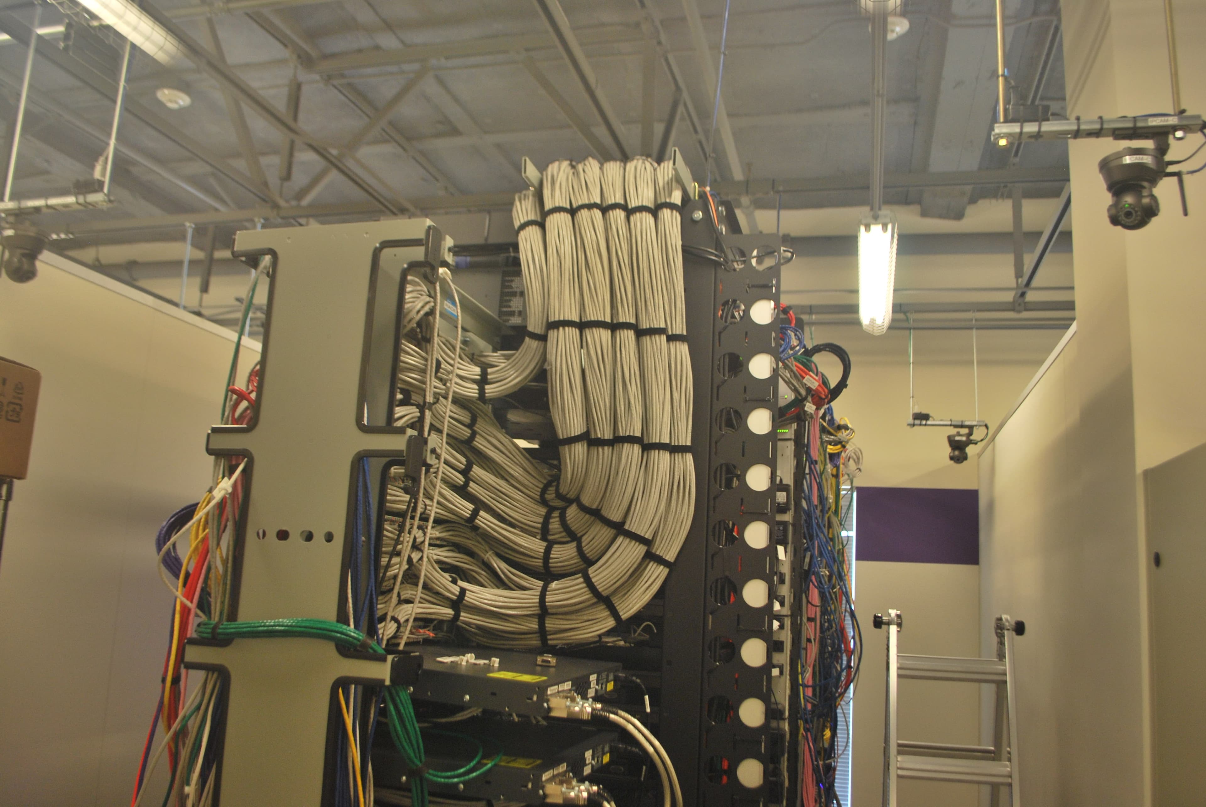 QuadraNet Los Angeles - Private Suites Available